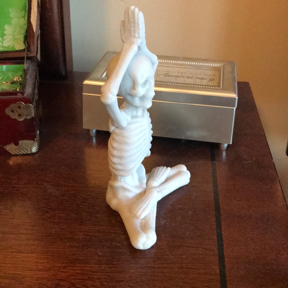 Yoga skeleton - Picture 4 of 4